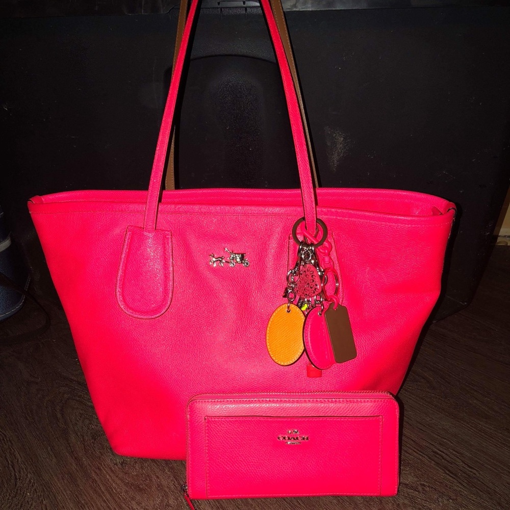 Coach Neon Pink Tote RARE Set